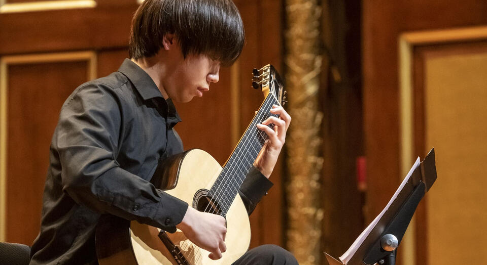 Jiujiu Wu performing at the New England Conservatory