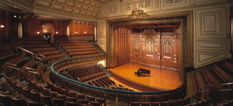 Jiujiu Wu singing with the New England Conservatory Symphonic Choir in concert Jiujiu Wu singing with the New England Conservatory Symphonic Choir in concert